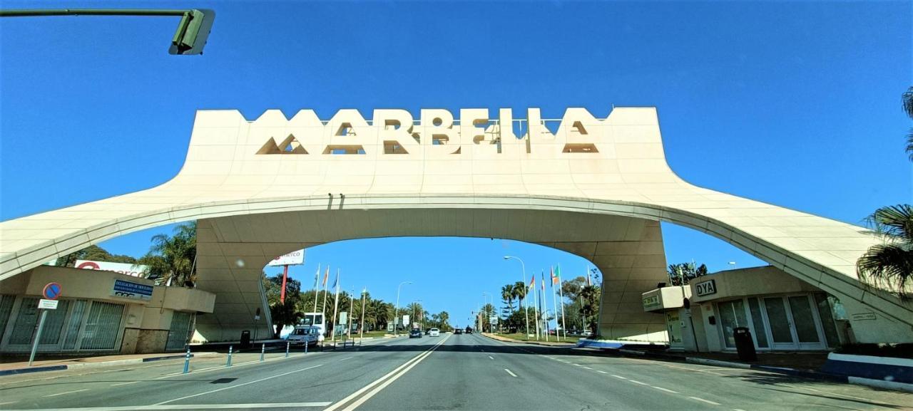 Ample Luxury Fancy Golf & Padel Apartment Marbella