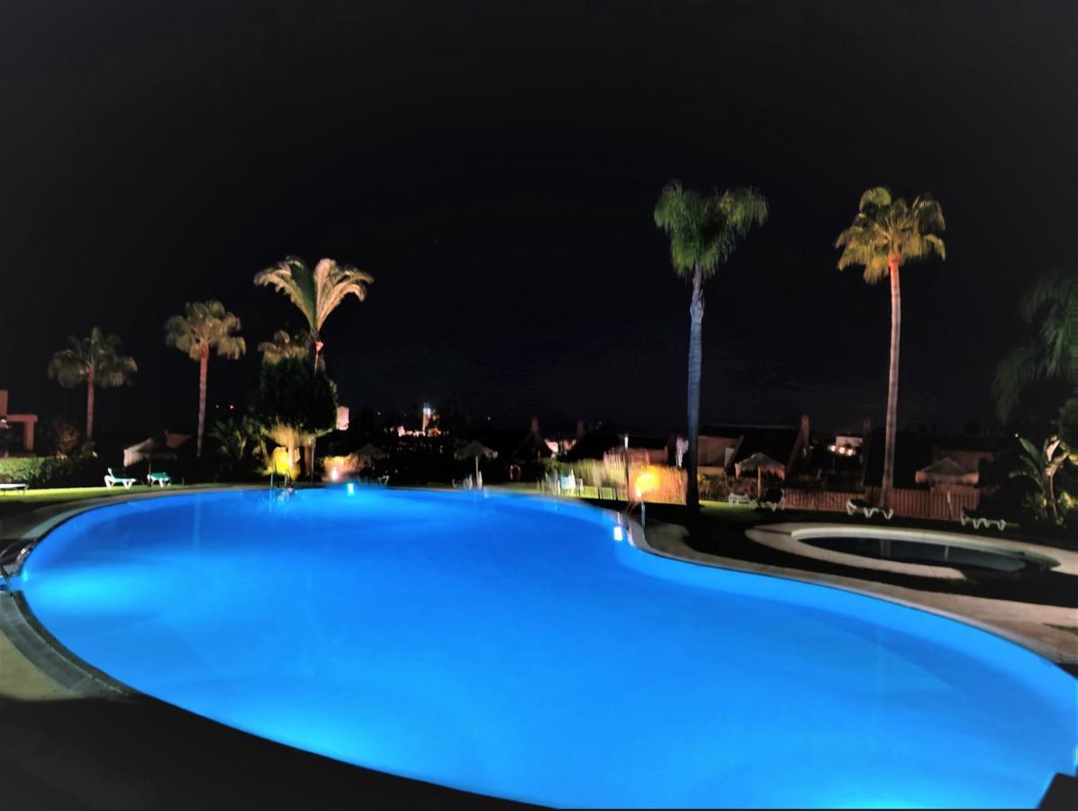 Ample Luxury Fancy Golf & Padel Apartment *