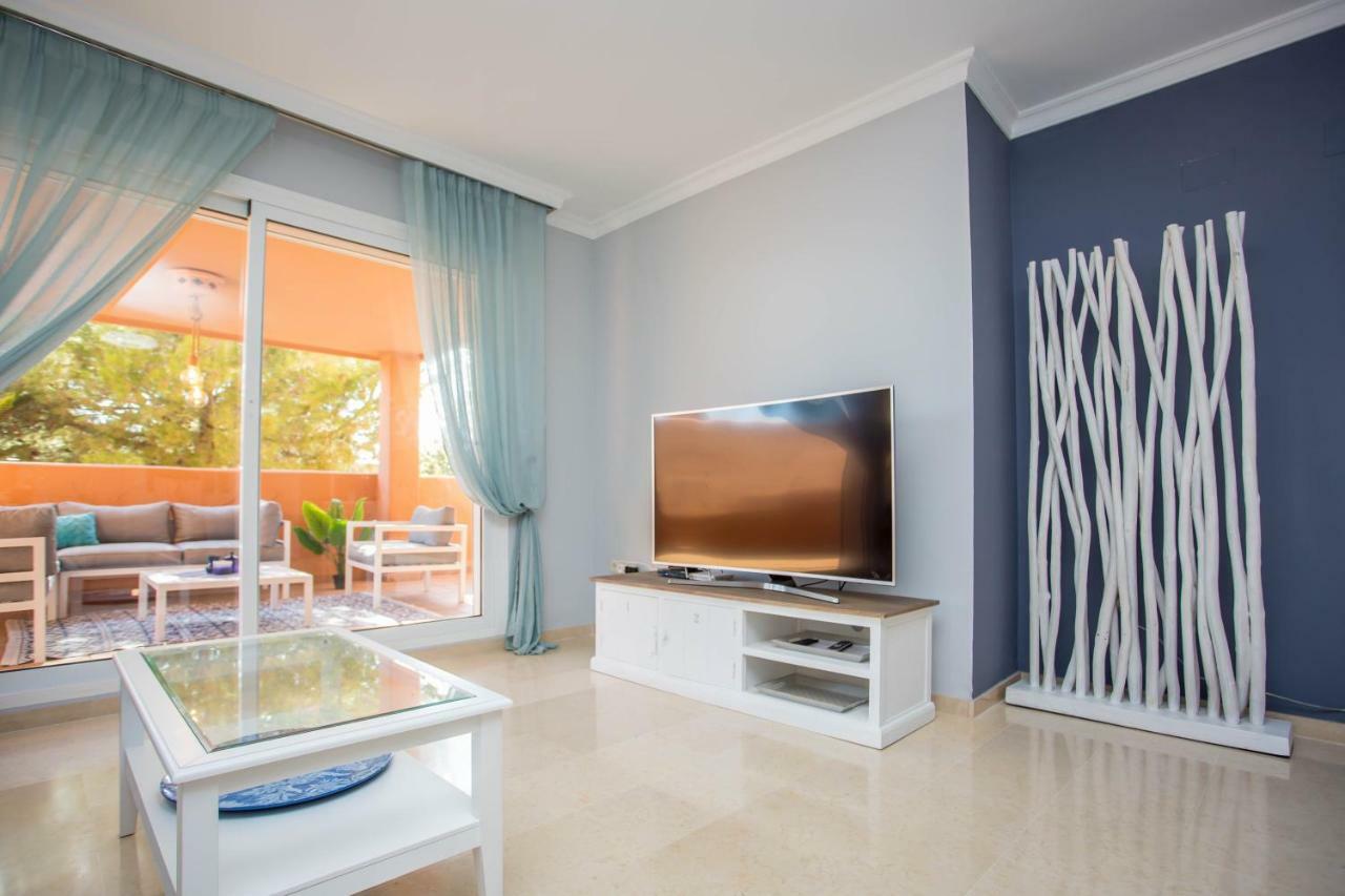 Ample Luxury Fancy Golf & Padel Apartment *