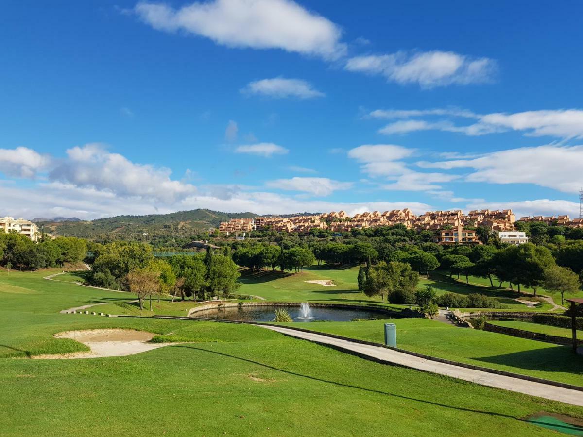 Ample Luxury Fancy Golf & Padel Apartment Marbella